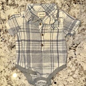 *GENTLY WORN* Me & Henry 12-18 Month Plaid Woven Onesie